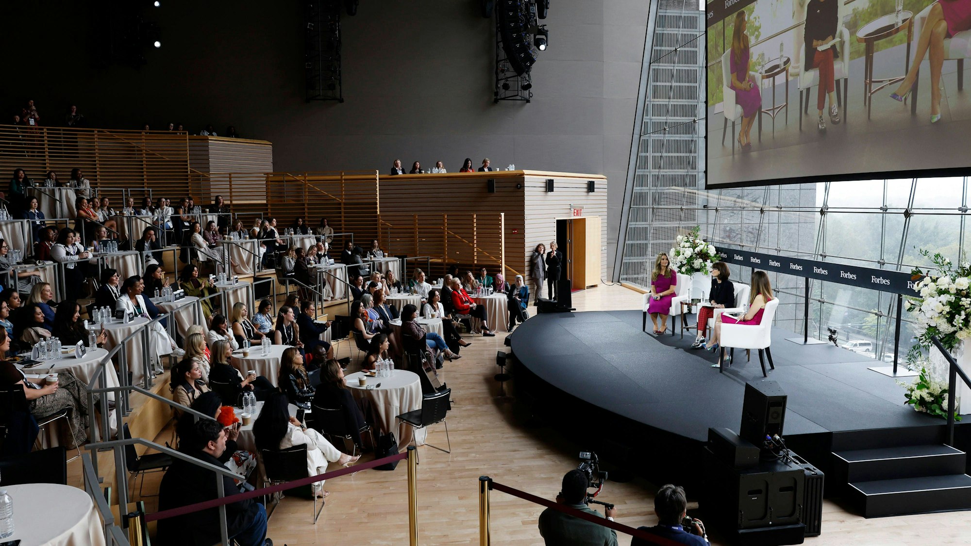 Melinda French Gates, Frauen und Publikum bei Veranstaltung