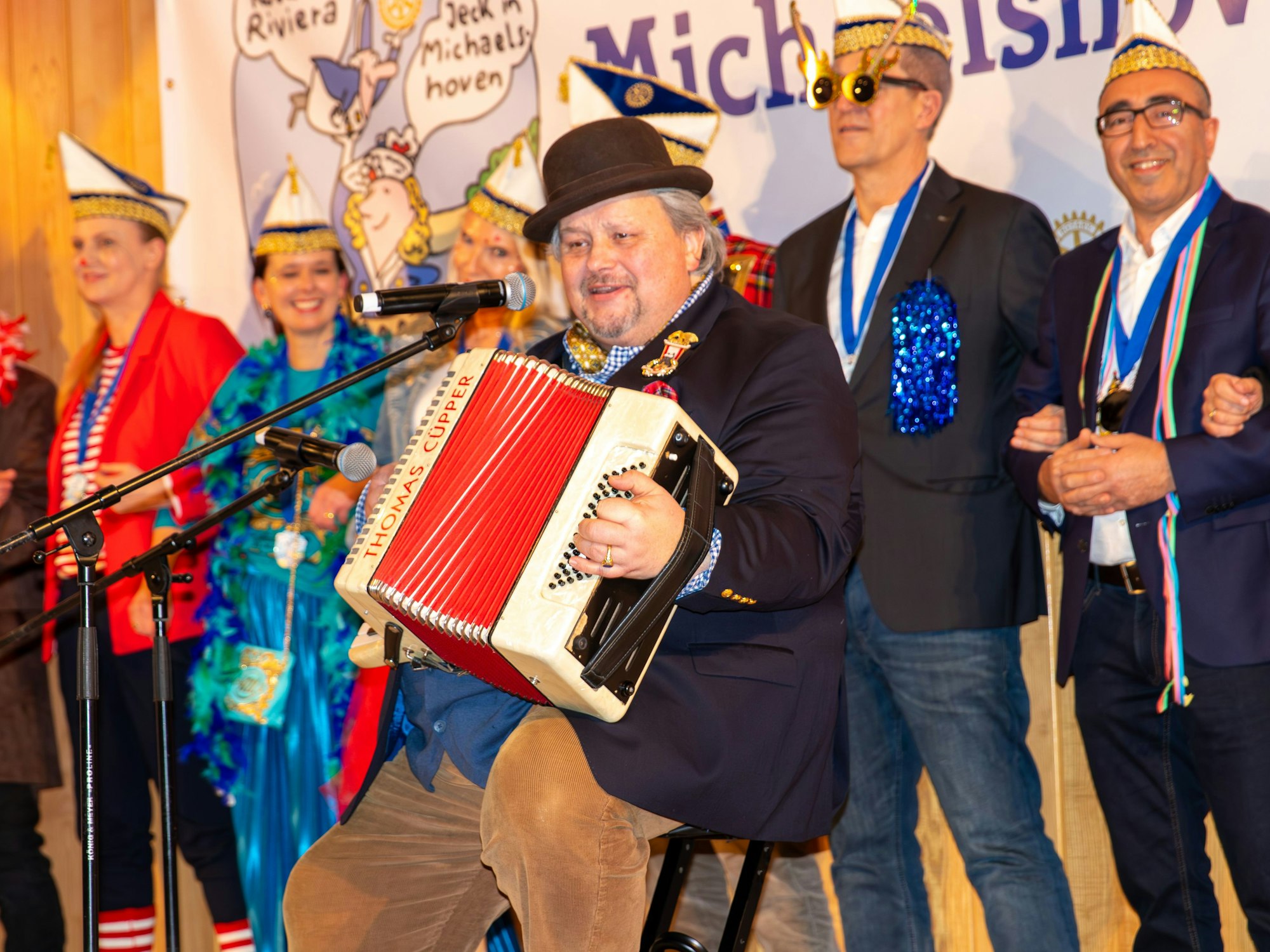 Thomas Cüpper beim Auftritt auf der Karnevalssitzung.