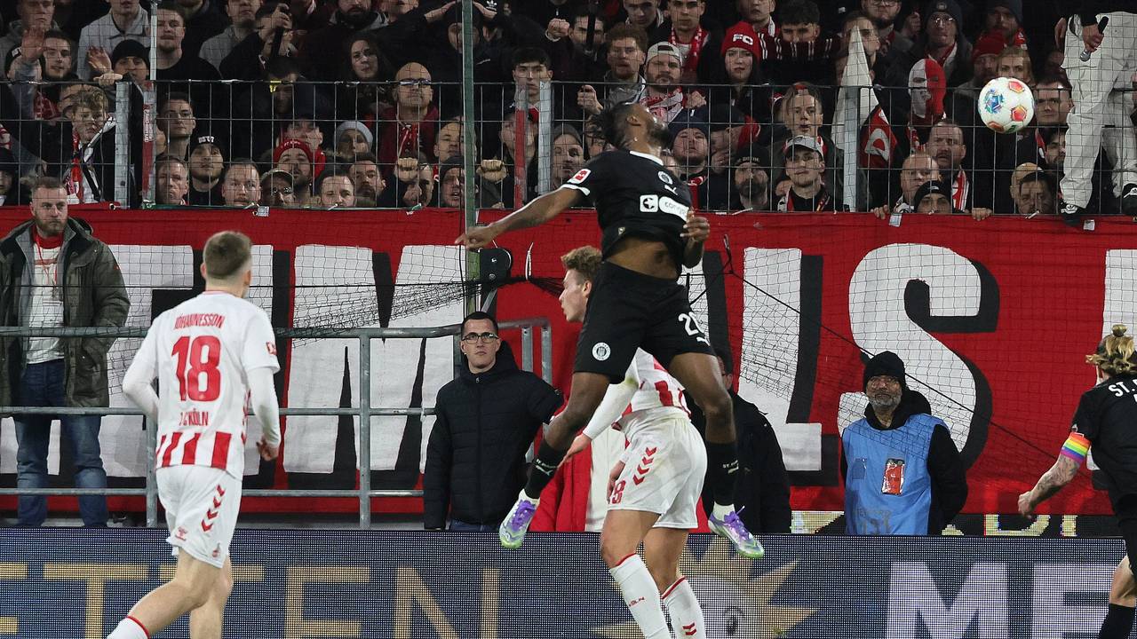 Kopfballtor von Ricky-Jade Jones gegen den 1. FC Köln.