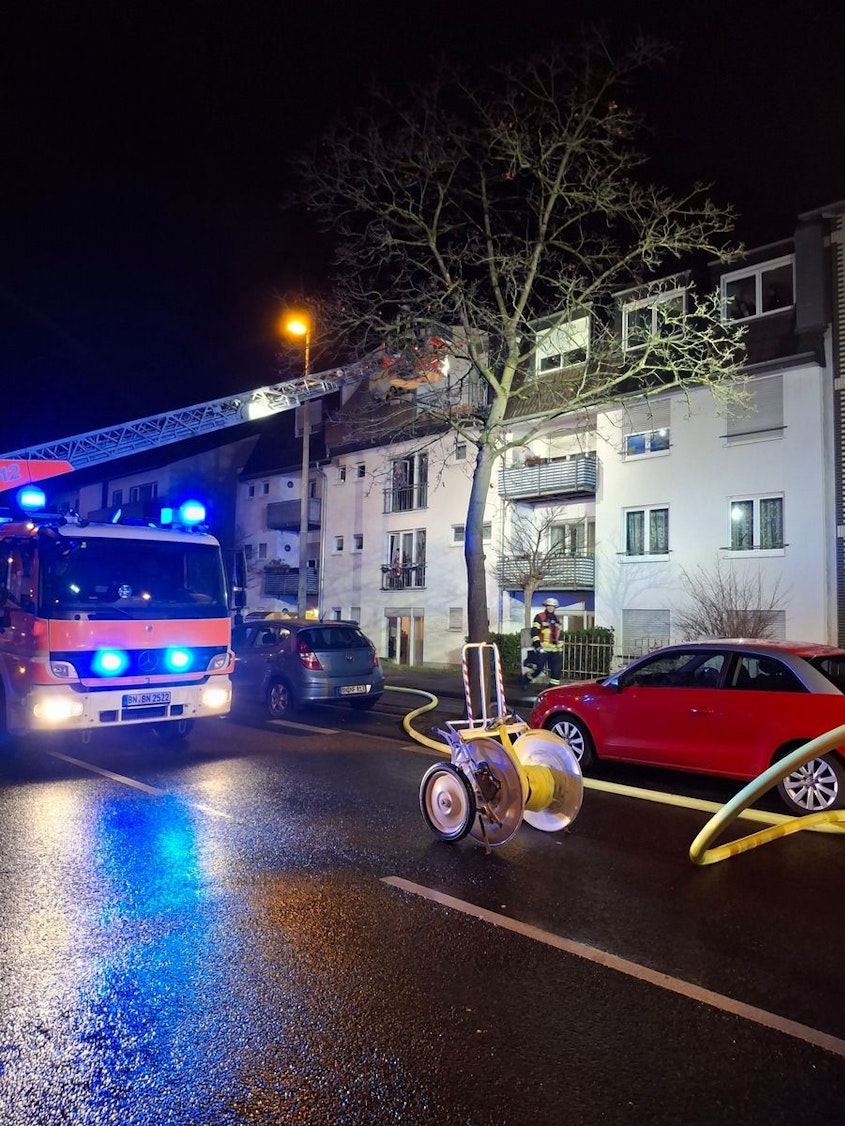 Kellerbrand in Bonn-Duisdorf, eine Person wurde leicht verletzt.