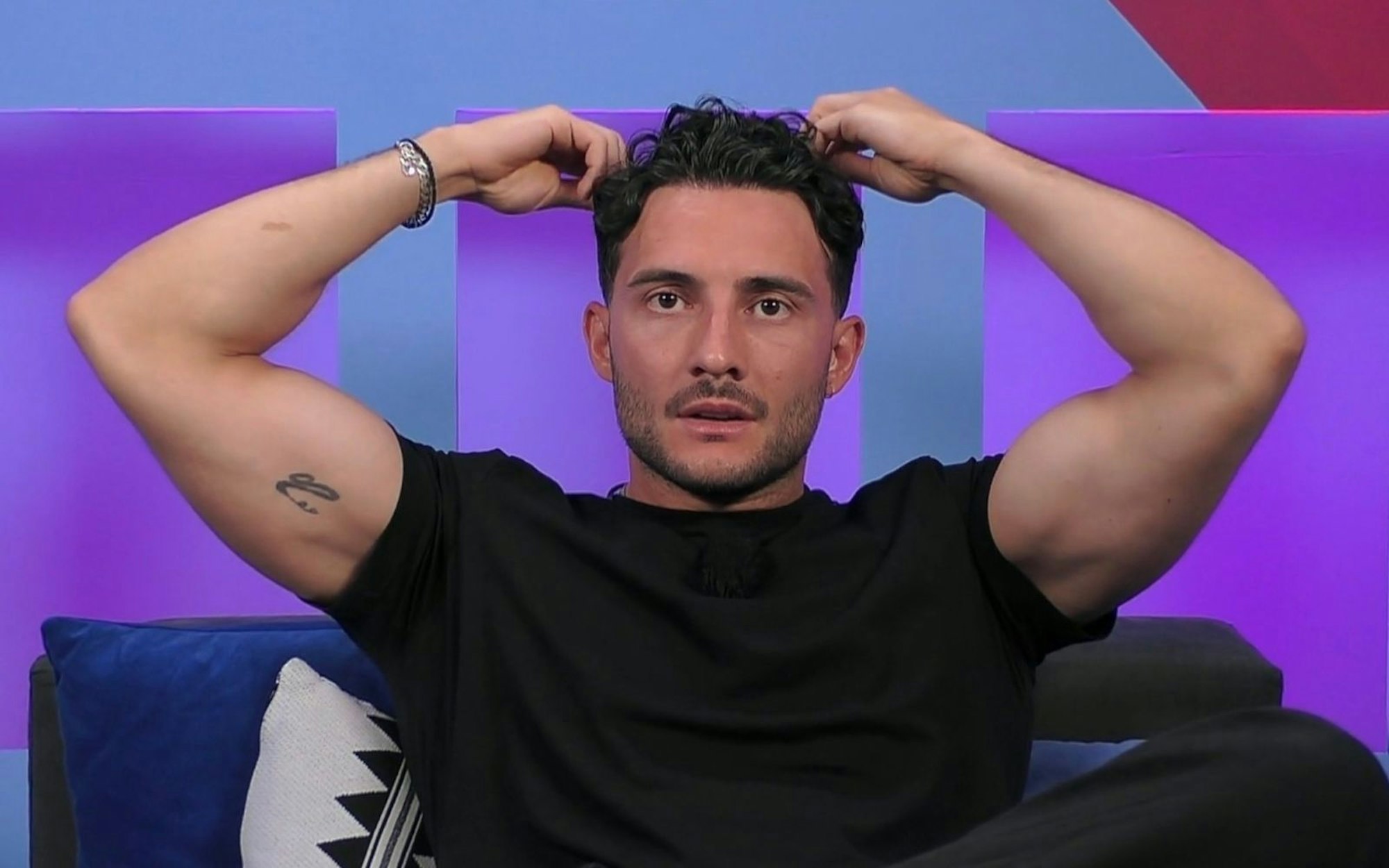 „Ihr dürft das nicht ausstrahlen“: Leonidas hadert mit seiner Intrige. (Bild: RTL)