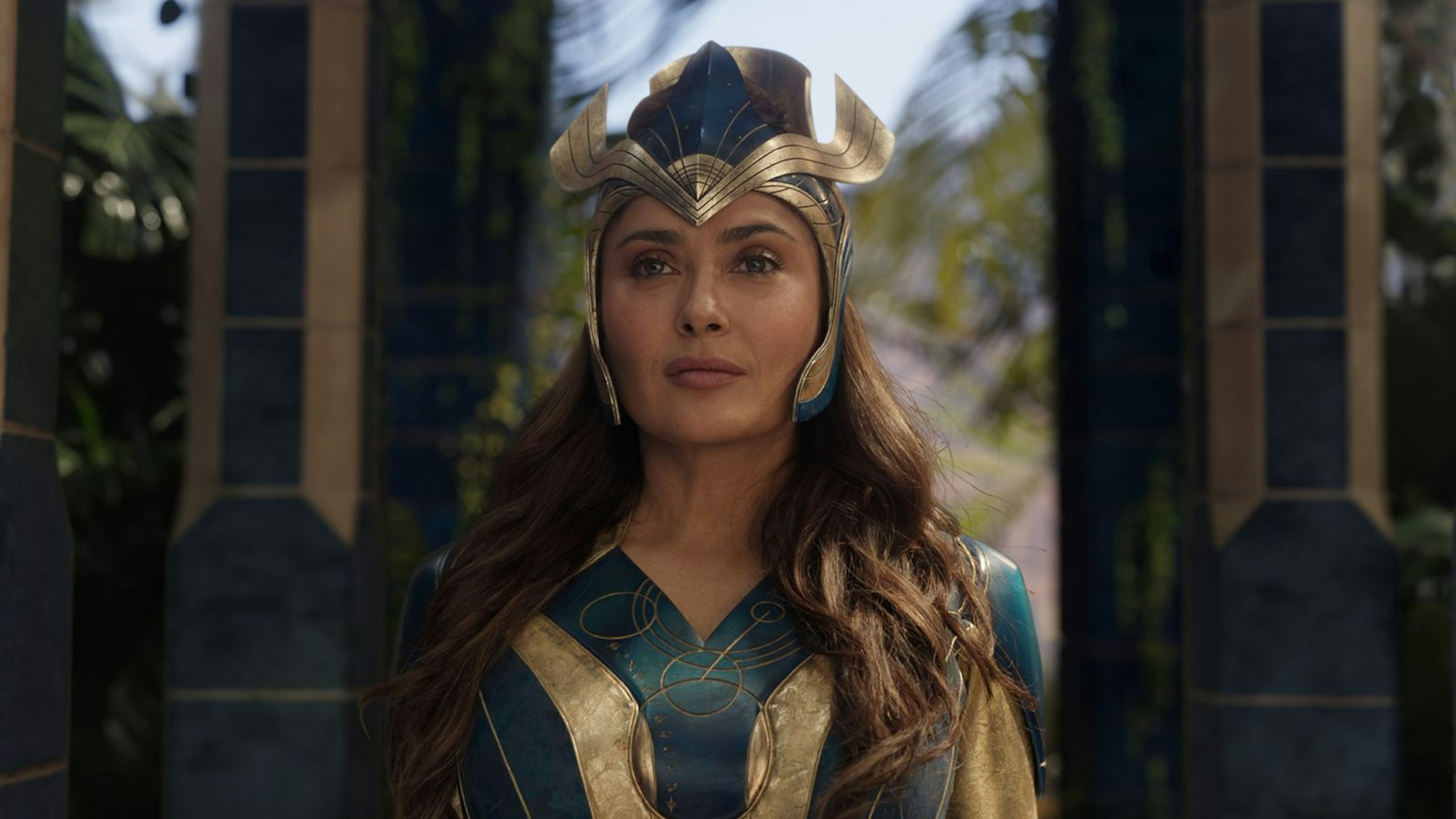 „Ich bin nicht die klassische Superheldin, wie man sie sich vielleicht vorstellt“: Von ihrer Rolle im Marvel-Abenteuer „Eternals“ war Salma Hayek schwer begeistert. (Bild: Disney / Marvel)