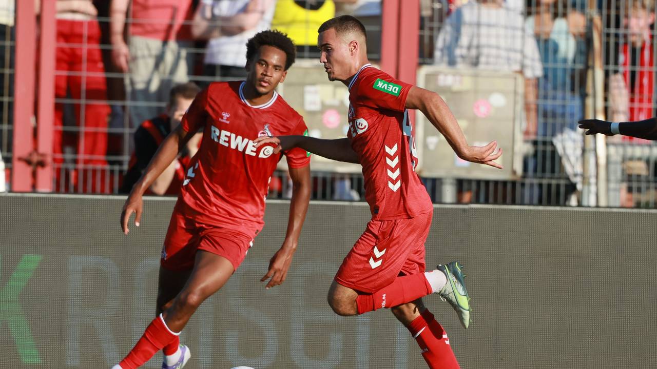 Zwei Nachwuchsspieler, die beim 1. FC Köln durchstarten wollen: Youssoupha Niang und Etienne Borie (hier am 18. Juli 2025).
