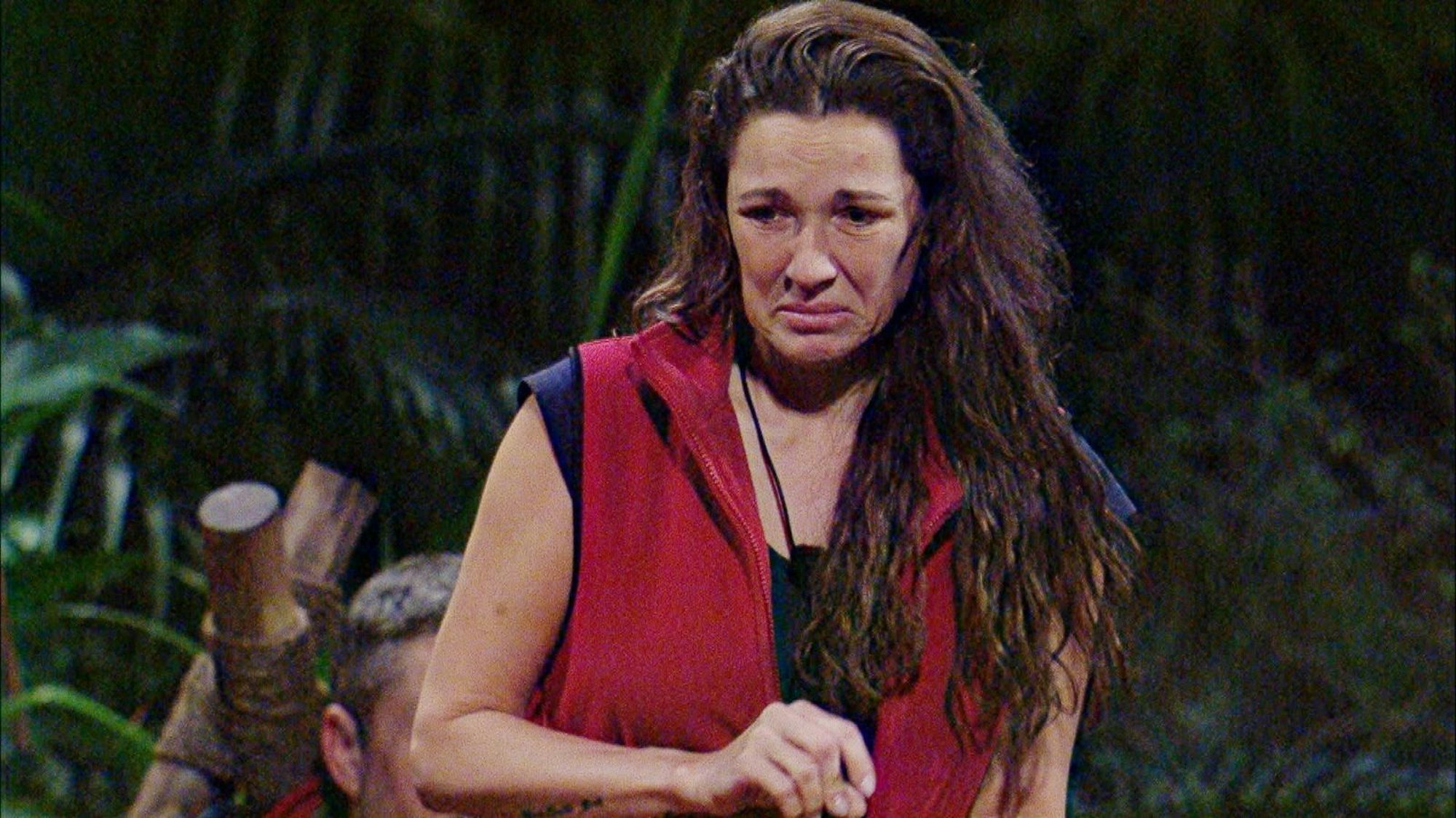 Simone Ballack hat ein Problem mit Gil: „In mir brodelt es auch. Wenn ich jetzt sehe, dass du plötzlich zwei bis drei Tage vor dem Finale so lustig bist ... Für mich bist du zu gut drauf.“ (Bild: RTL)