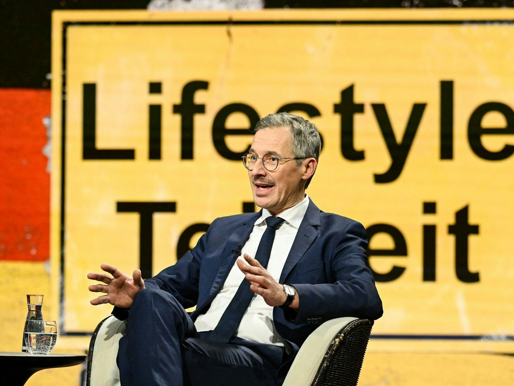 Journalist Daniel Friedrich Sturm offenbarte, dass er in der CDU mehr Reformwillen erkennen könne als in der SDP. (Bild: ZDF / Markus Hertrich)