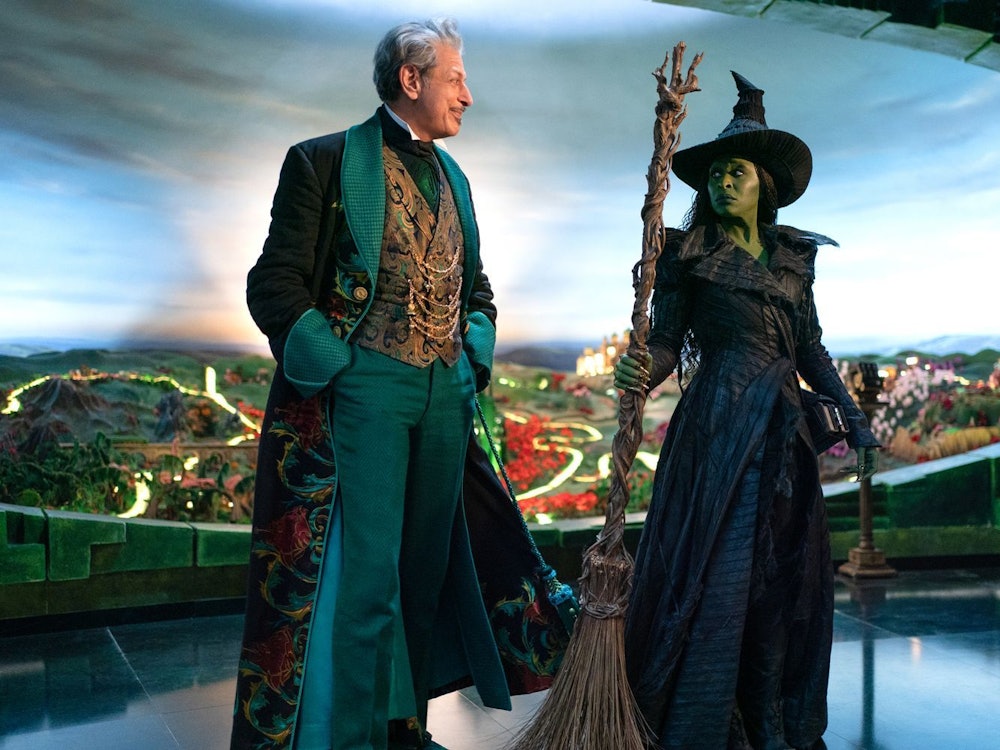 Elphaba (Cynthia Erivo) hat keine Lust, dem Zauberer von Oz (Jeff Goldblum) die Hand zu reichen. (Bild: Giles Keyte/Universal Pictures/Plaion Pictures)