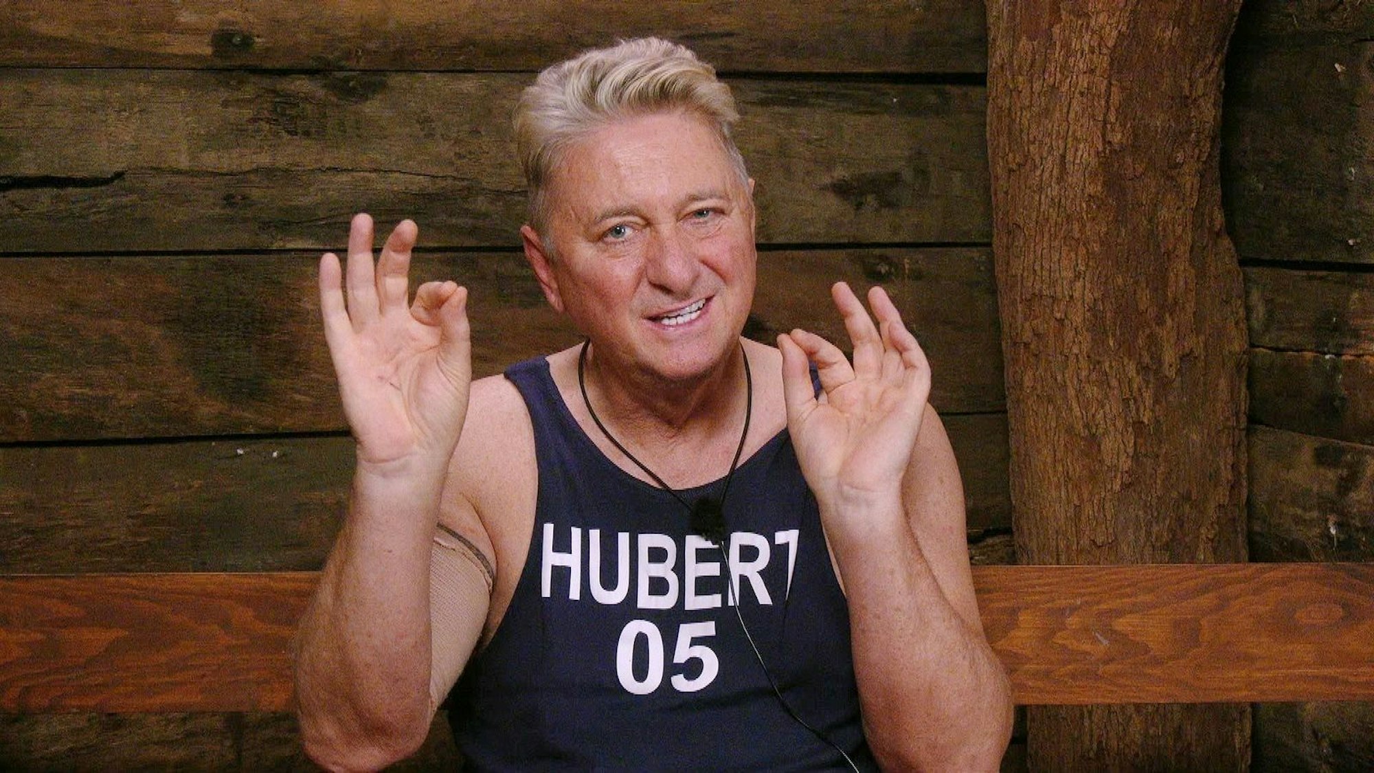 Hat er wohl! Simones Andeutungen über Gils „Let's Dance“-Teilnahme 20217 fand Hubert jedenfalls sehr interessant. (Bild: RTL)