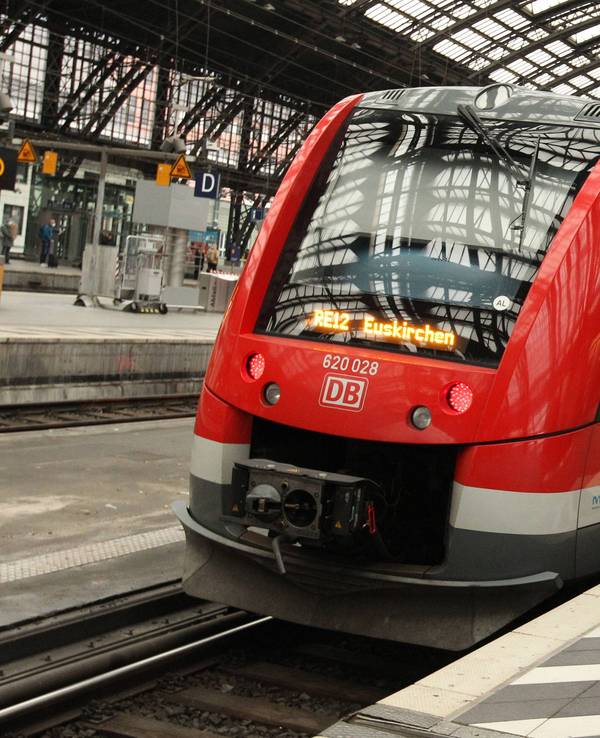 Die Deutsche Bahn beginnt mit der Generalsanierung der Bahnstrecke zwischen Köln und Hagen.