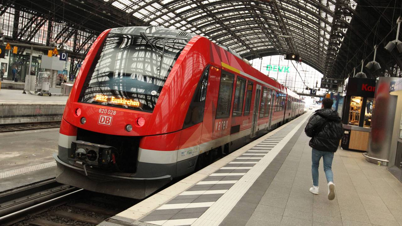 Die Deutsche Bahn beginnt mit der Generalsanierung der Bahnstrecke zwischen Köln und Hagen.