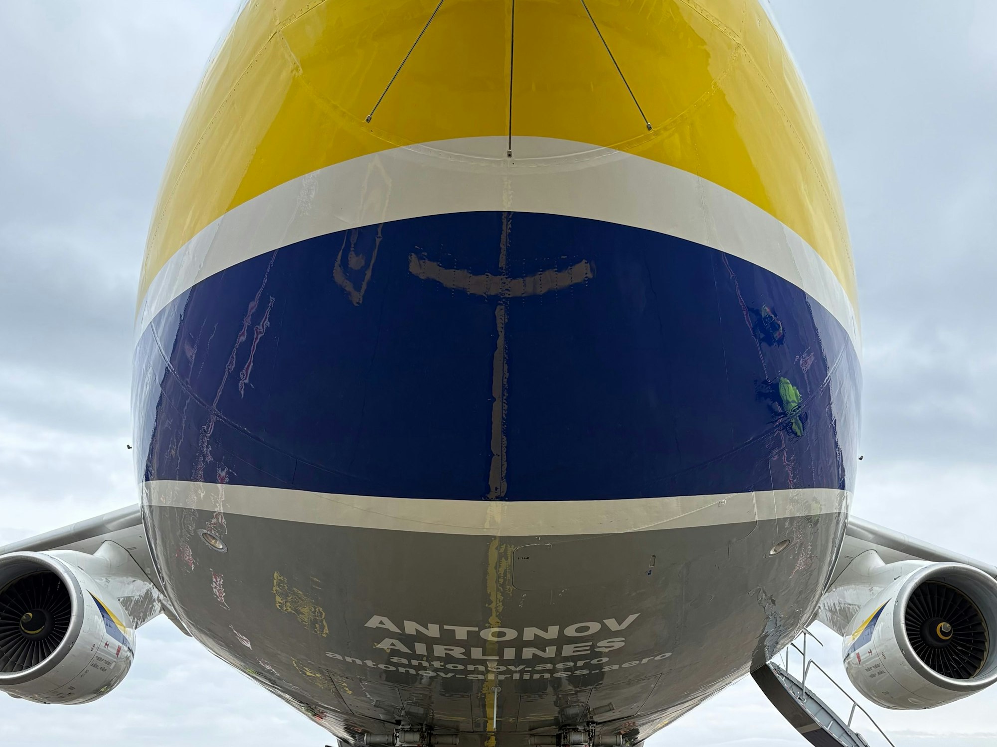 Die Antonov 124 von vorne.