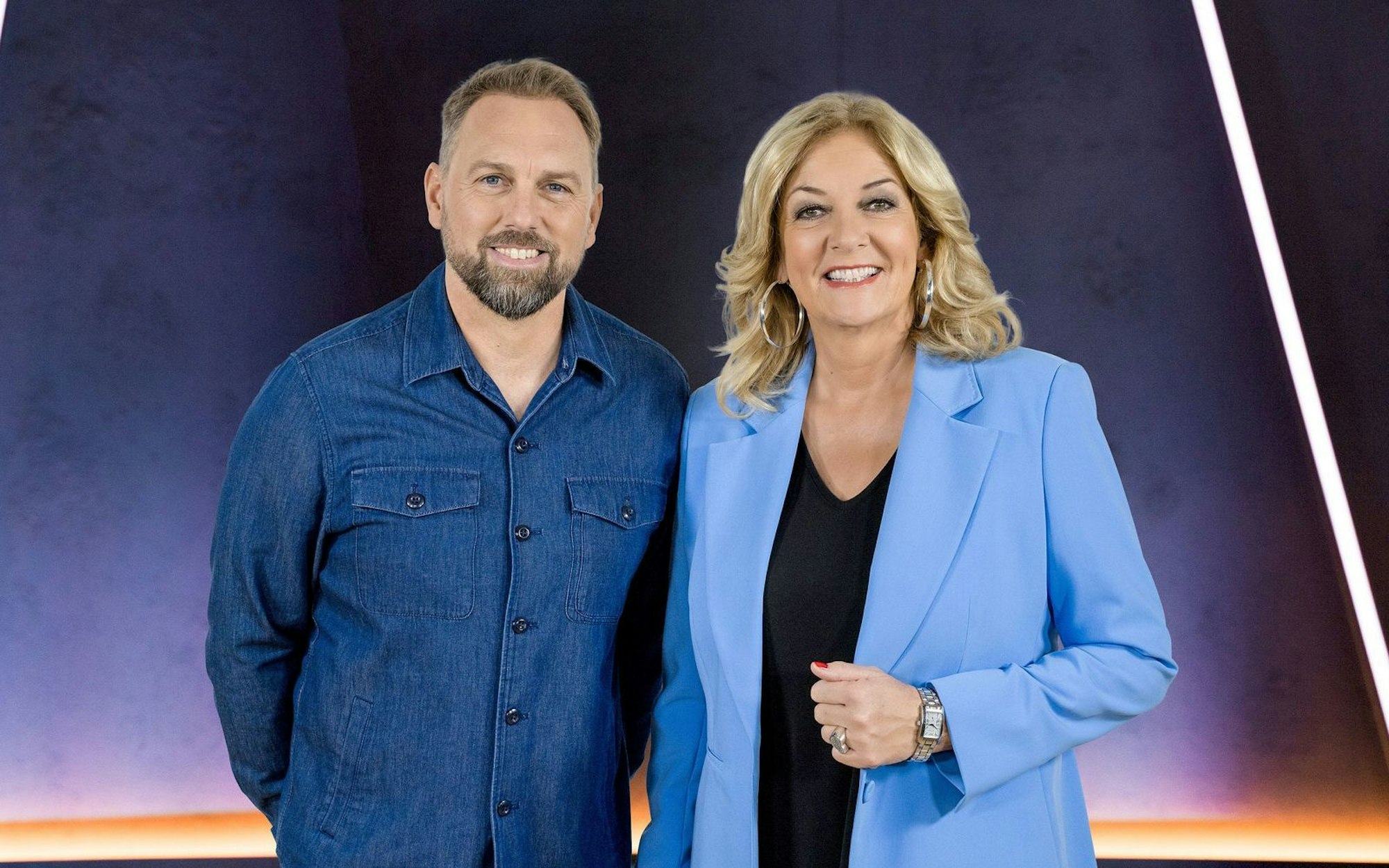 Seit 2019 führt Bettina Tietjen durch die „NDR Talk Show“, seit 2025 an der Seite von Steven Gätjen. (Bild: NDR / Thomas Kierok)