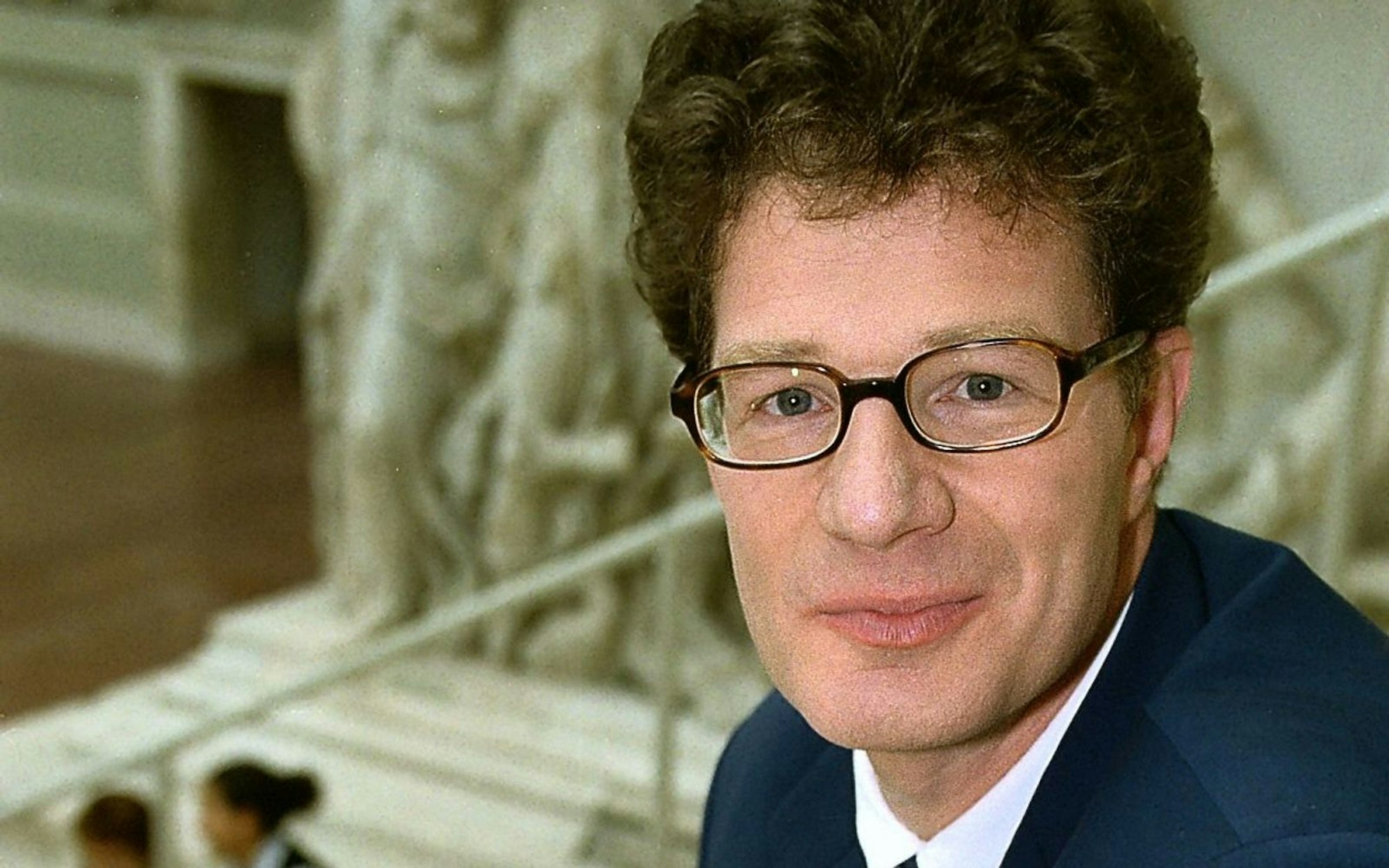 Unermüdlicher Streiter für die Kultur: „In Deutschland ist Kultur nur etwas für Regentage, und im Fernsehen kommt sie erst nach 23 Uhr“, schimpfte Roger Willemsen einmal in einem Interview. (Bild: ZDF)