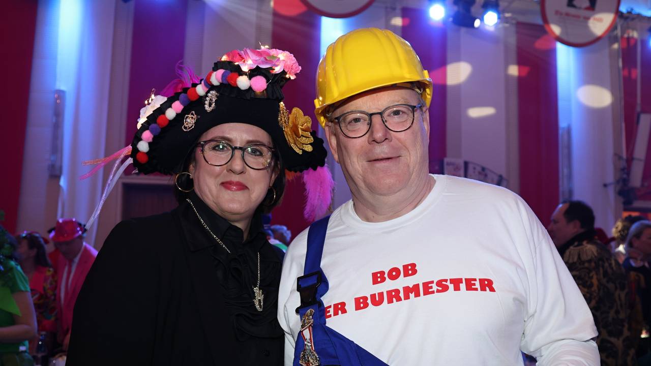 Torsten Burmester mit Ehefrau Jacqueline im Kostüm.