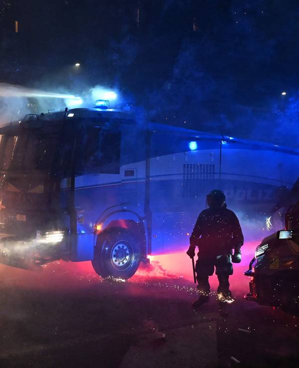In der Olympiastadt Mailand gibt es seit Tagen Proteste gegen die US-Einwanderungspolizei ICE.