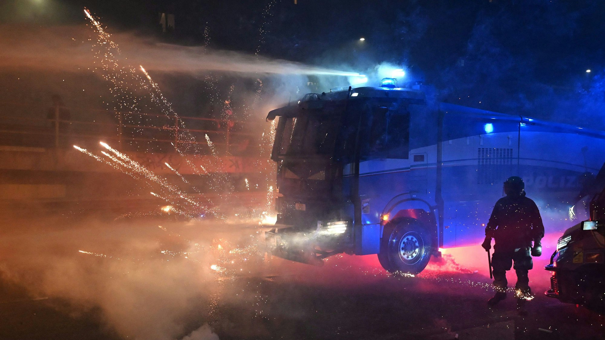 In der Olympiastadt Mailand gibt es seit Tagen Proteste gegen die US-Einwanderungspolizei ICE.