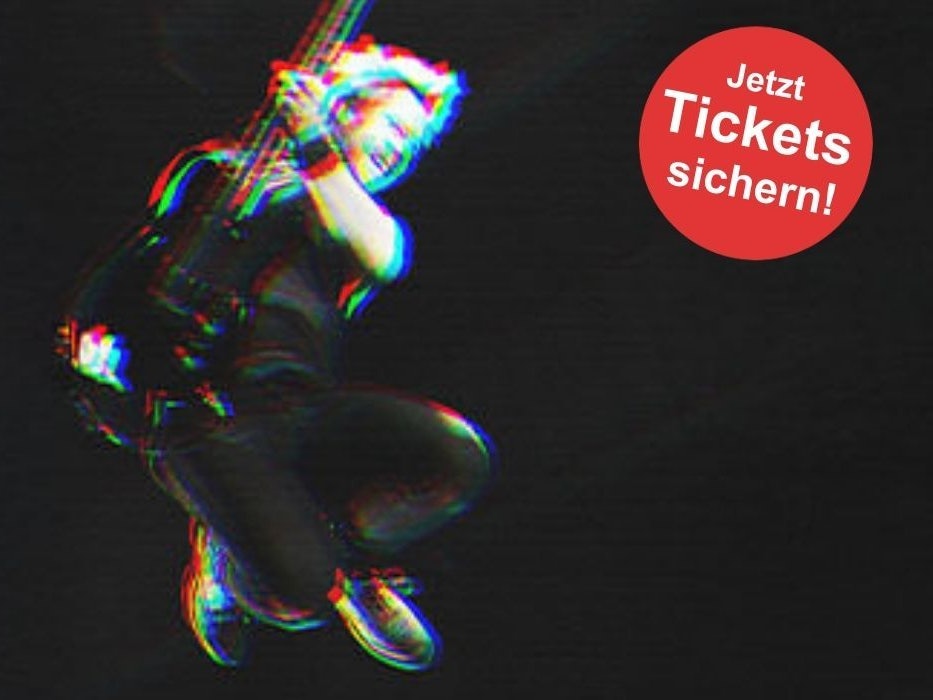 Chesney Hawkes mit E-Gitarre, Bildmaterial zur Smash It To Pieces Tour.