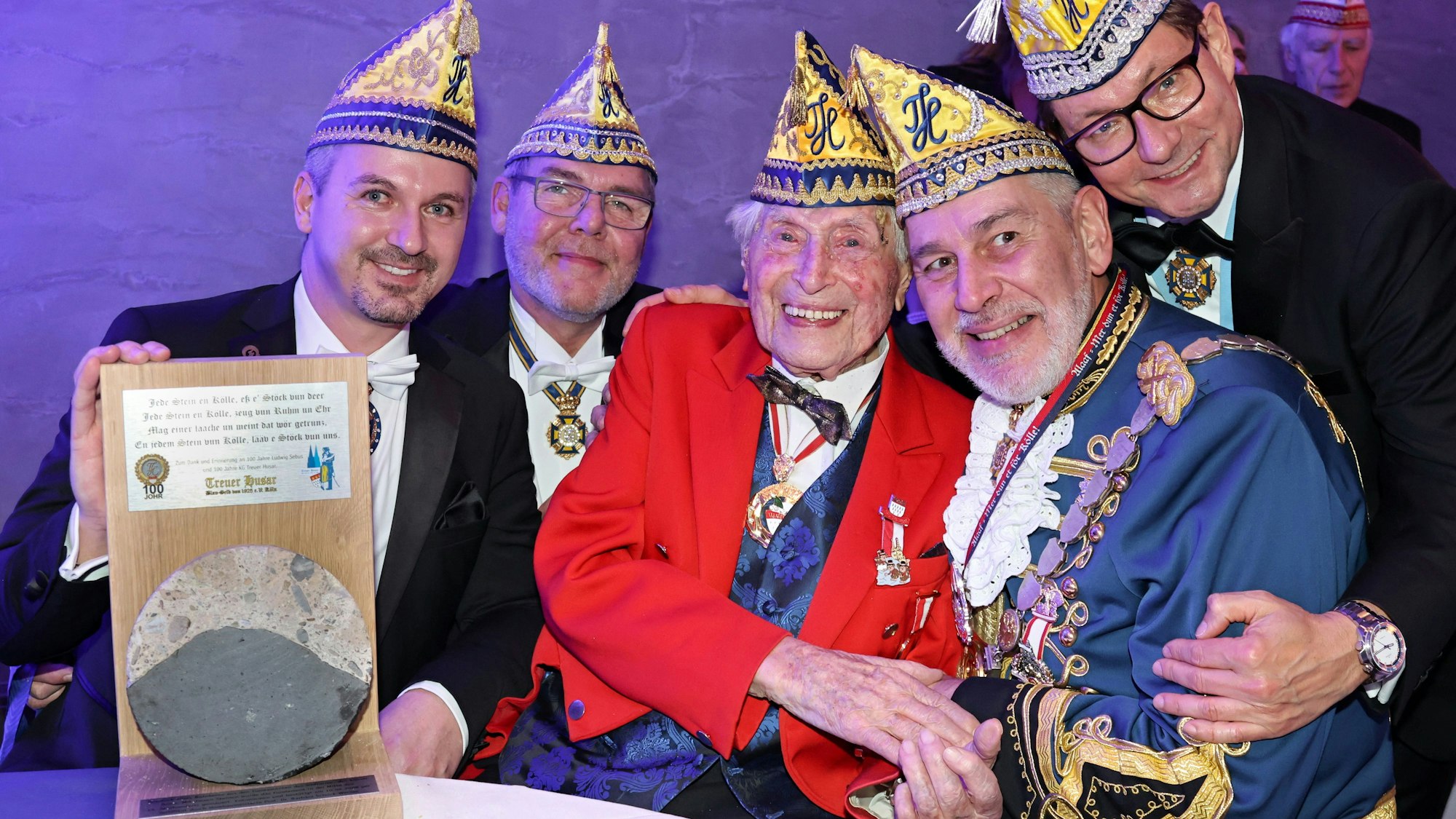 Björn Zimmer, Berthold Diller, Ludwig Sebus, Markus Simonian und Marko Schauermann bei der Ehrung.