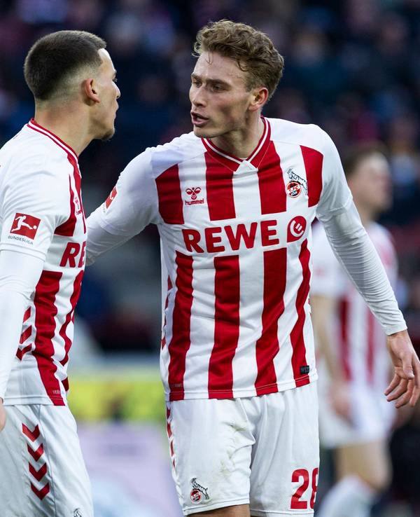 Said El Mala und Sebastian Sebulonsen unterhalten sich sehr emotional beim 1:2 des 1. FC Köln gegen RB Leipzig am 8. Februar 2026.