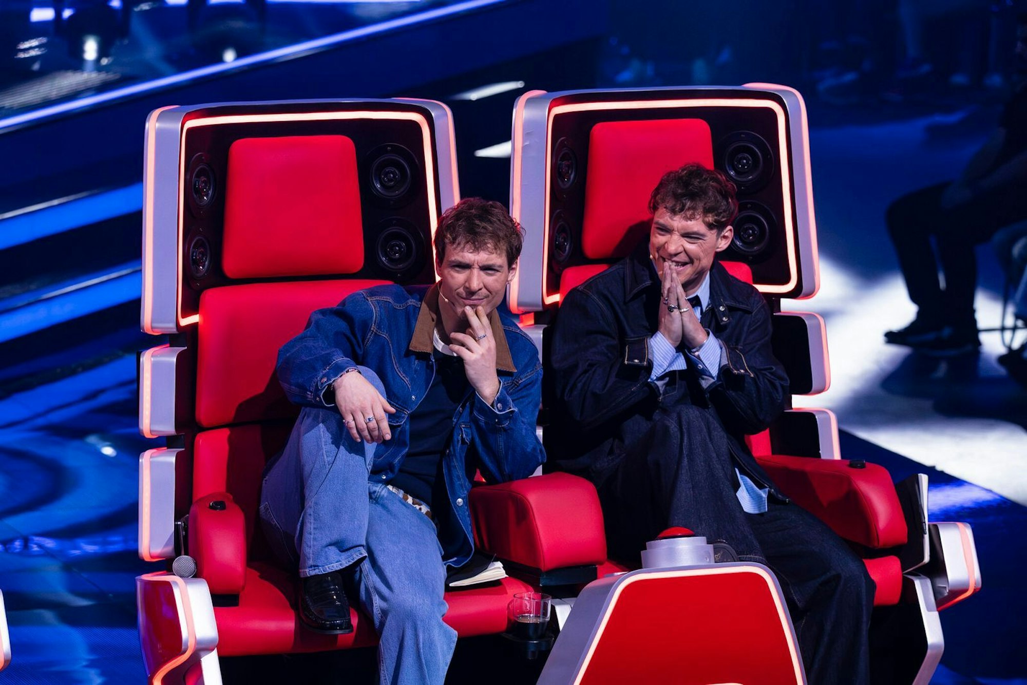 Alles begann mit einem YouTube-Video. Heute sind Roman (links) und Heiko Lochmann erfolgreiche Sänger. Bis 2019 waren die Brüder vor allem unter dem Namen „Die Lochis“ bekannt, seit 2021 machen sie als „HE/RO“ gemeinsam Musik. (Bild: Joyn/Richard Hübner)