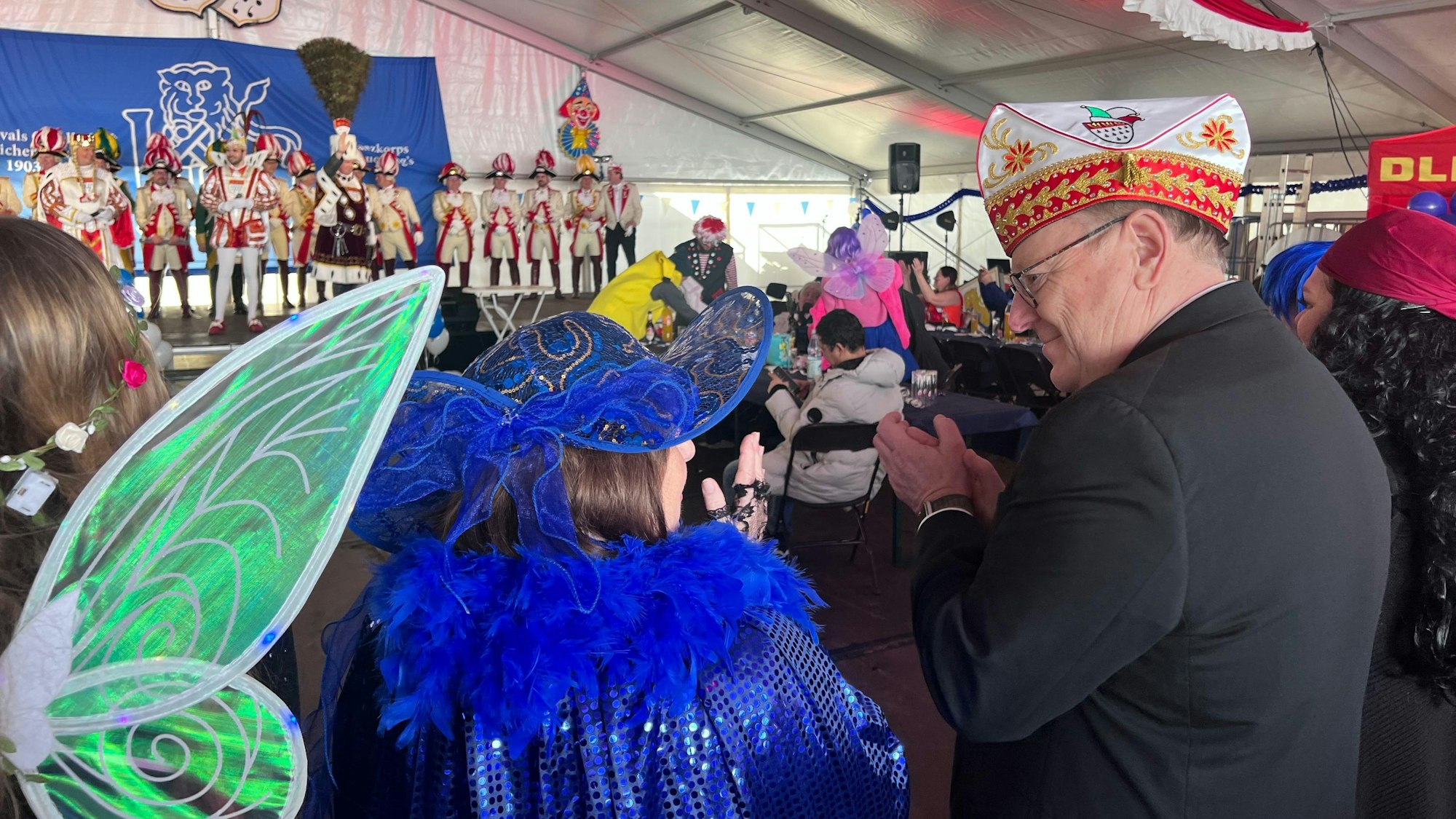 Torsten Burmester beim Auftritt des Dreigestirns.