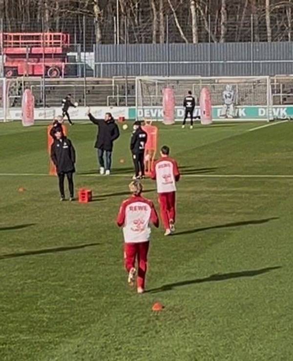 Thomas Kessler steht beim 1. FC Köln auf dem Trainingsplatz.