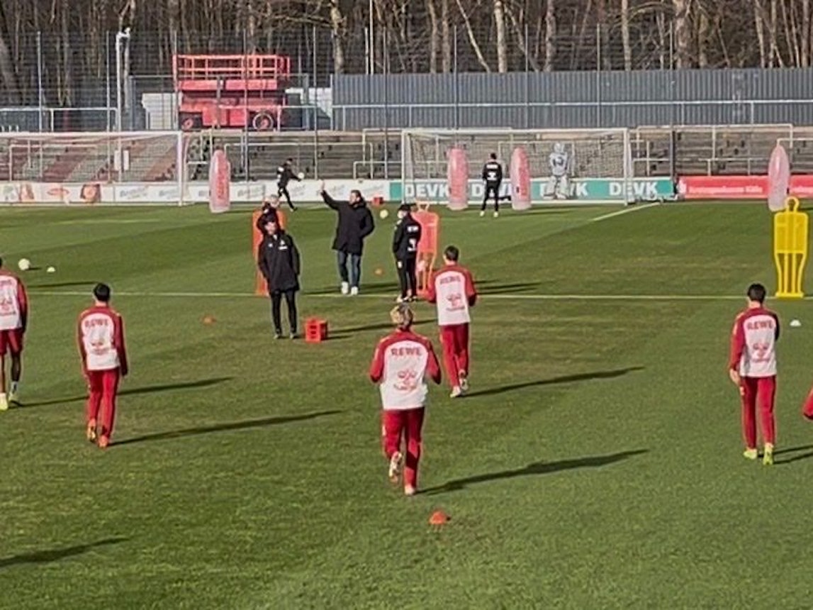Thomas Kessler steht beim 1. FC Köln auf dem Trainingsplatz.