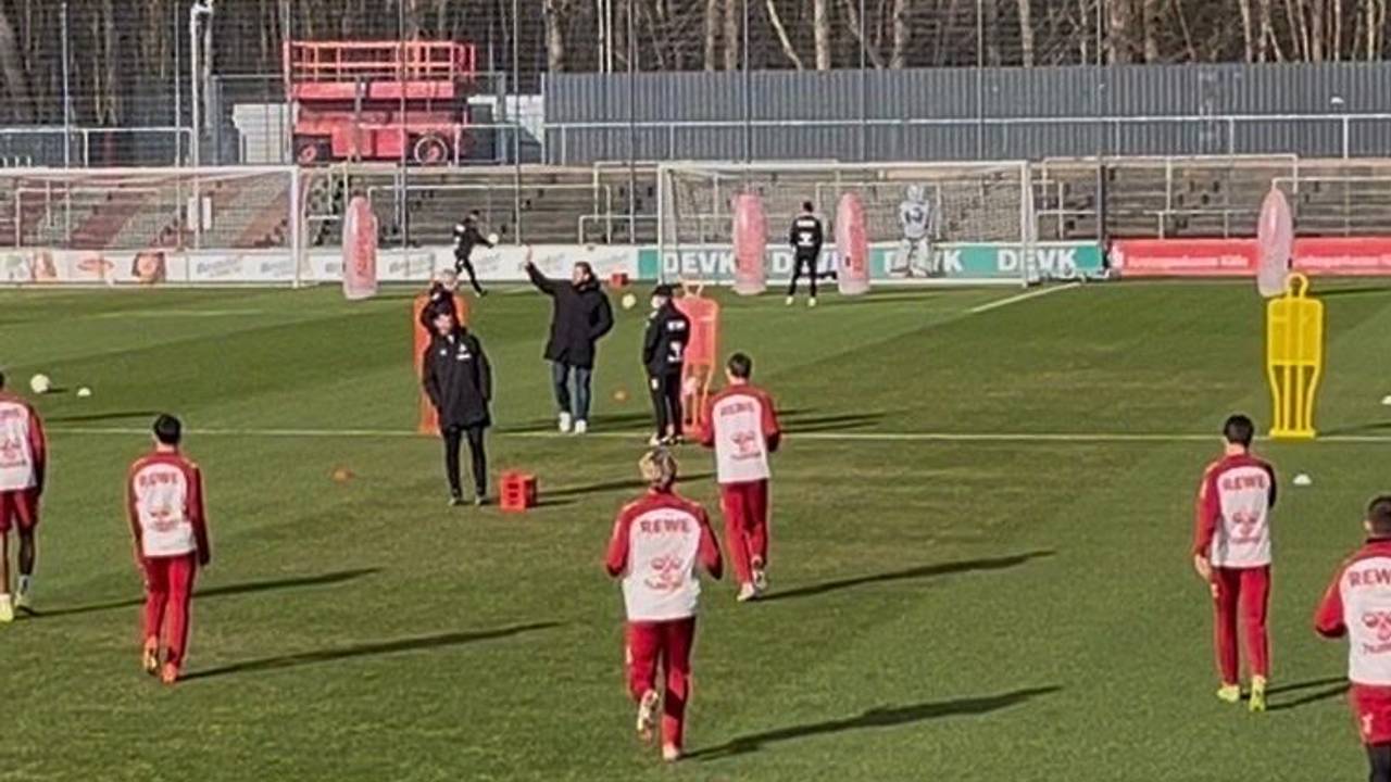 Thomas Kessler steht beim 1. FC Köln auf dem Trainingsplatz.