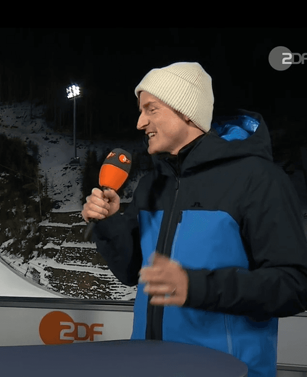 Lena Kesting und Severin Freund bei einer ZDF-Übertragung von der Olympia-Schanze in Predazzo.