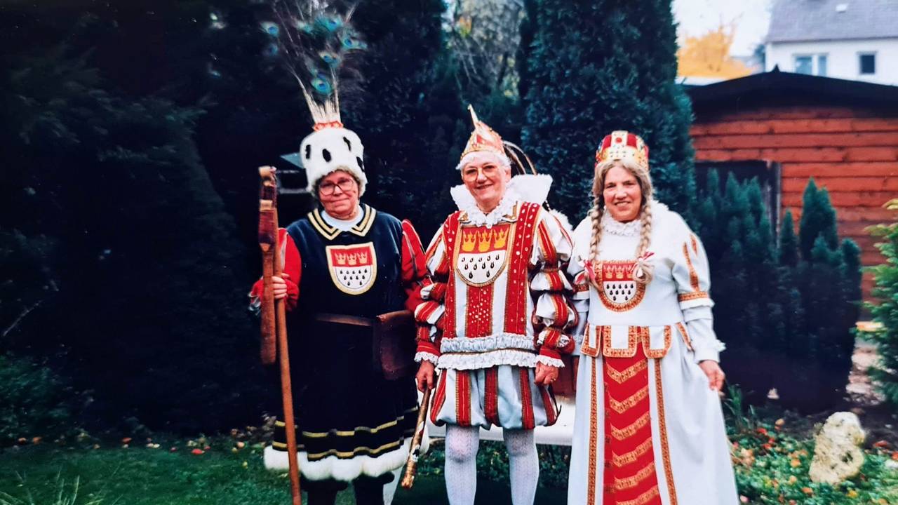 Agnes Blömer, Aenne Blatt und Margarethe Greiss als Dreigestirn 1992.