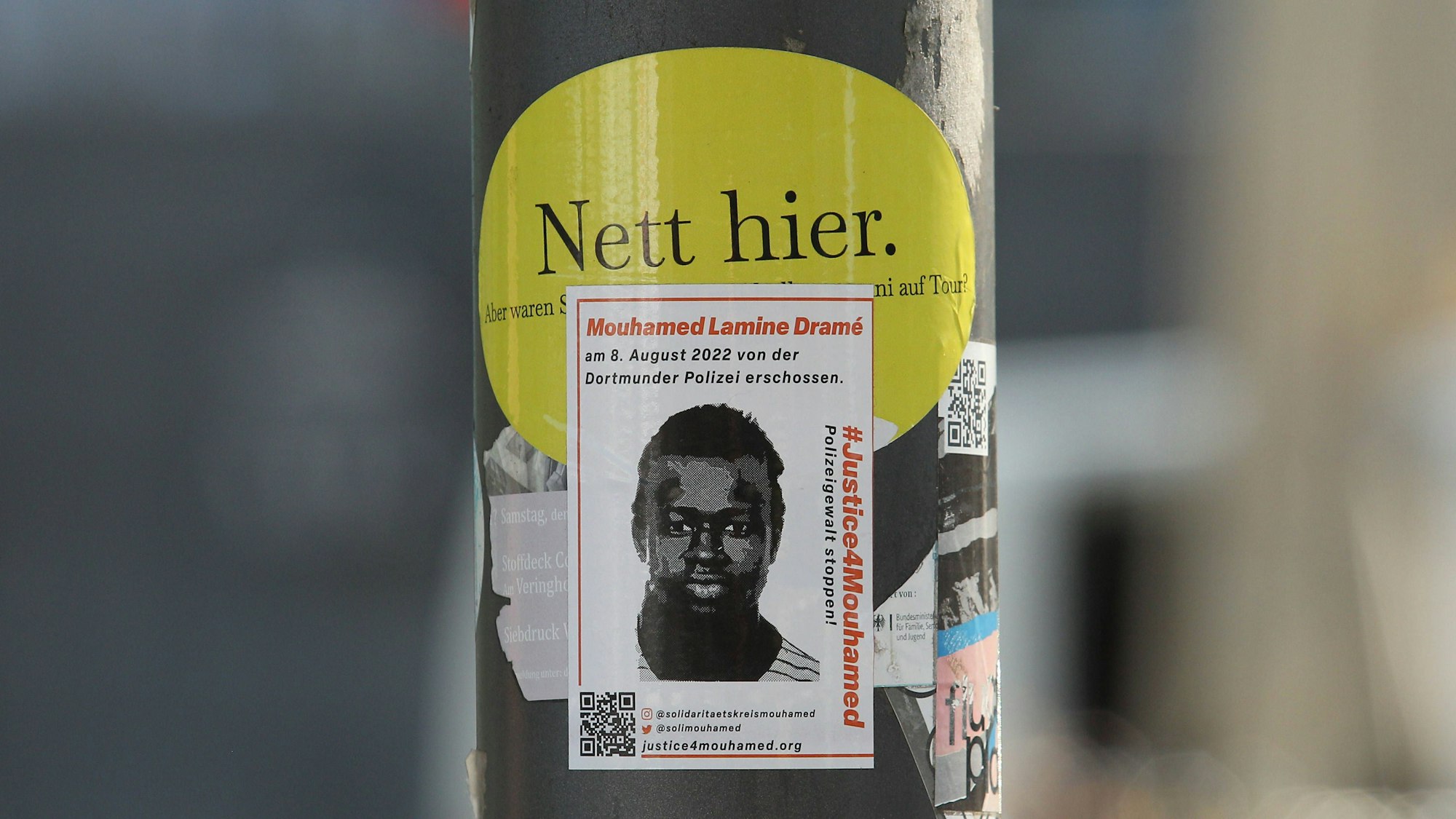 Aufkleber zu Polizeigewalt gegen Mouhamed Lamine Dramé