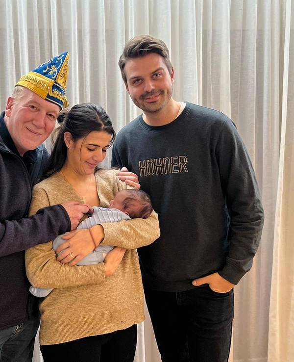 René Sion, Jennifer Sion und Pedro Sion Schädel mit Baby Luis Manuel.