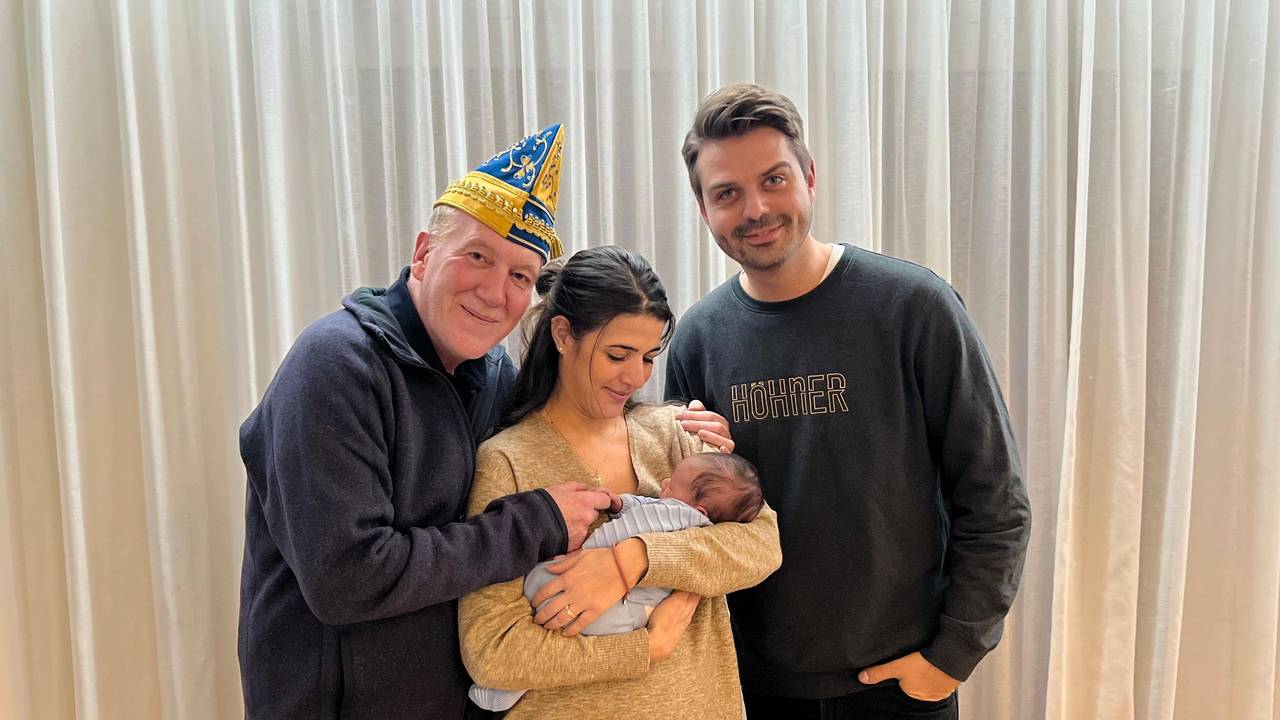 René Sion, Jennifer Sion und Pedro Sion Schädel mit Baby Luis Manuel.