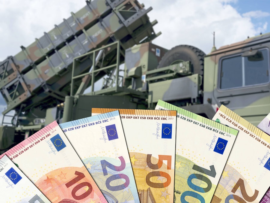 Euroscheine und militärisches Flugabwehrsystem