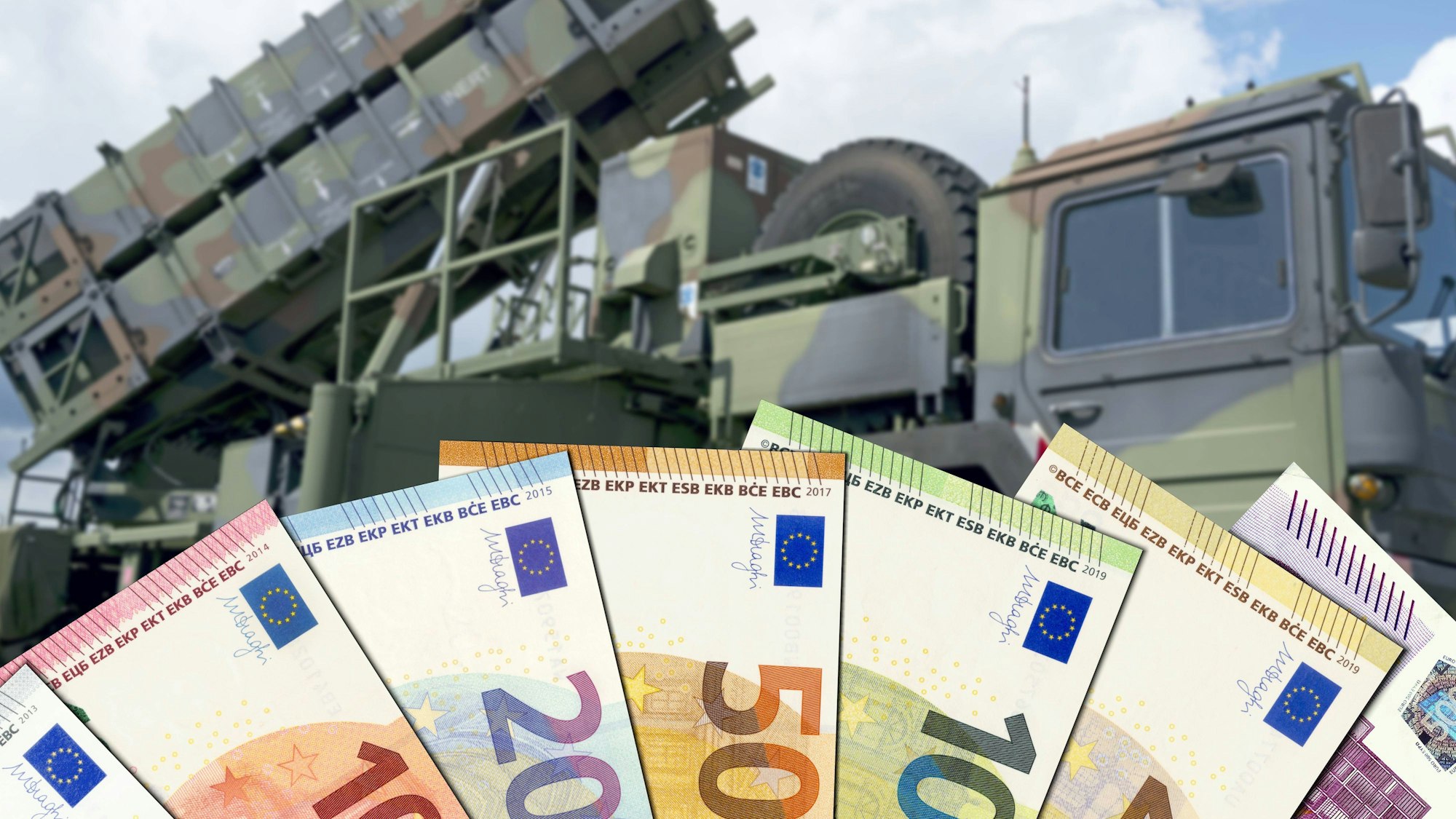 Euroscheine und militärisches Flugabwehrsystem