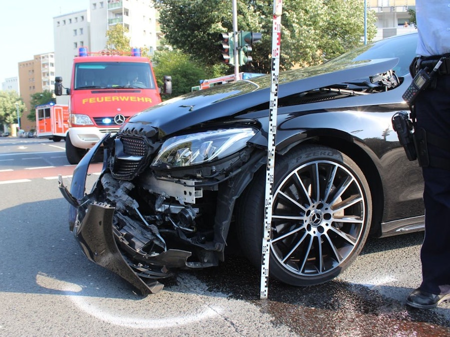 Die Polizei ermittelt bei einer Unfallflucht.