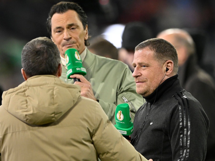 Lothar Matthäus und Max Eberl mit Mikrofon