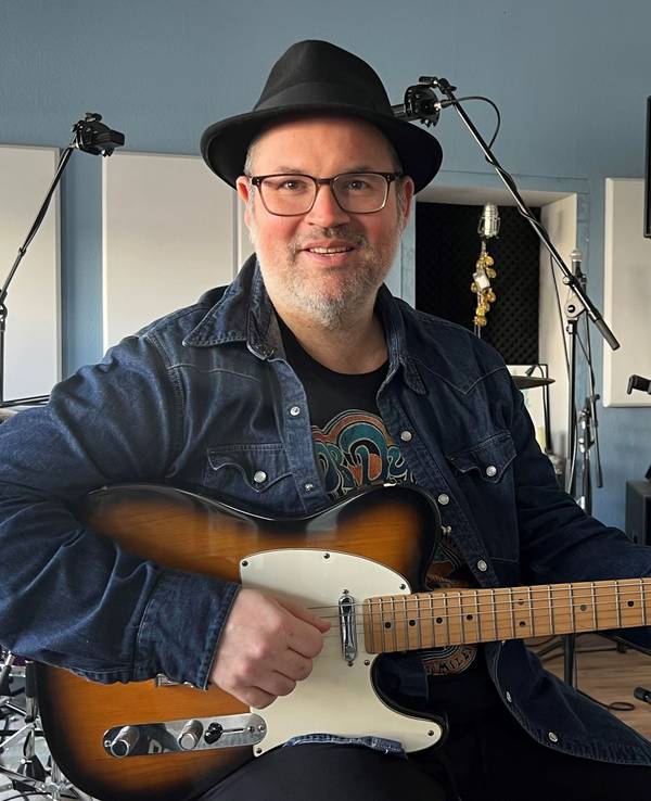 Björn Heuser nahm im Studio das Ostermann-Lied neu auf.