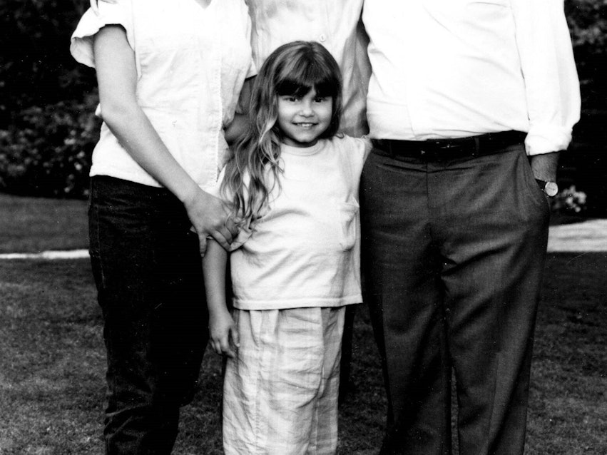 Judith Barsi an einem Filmset.