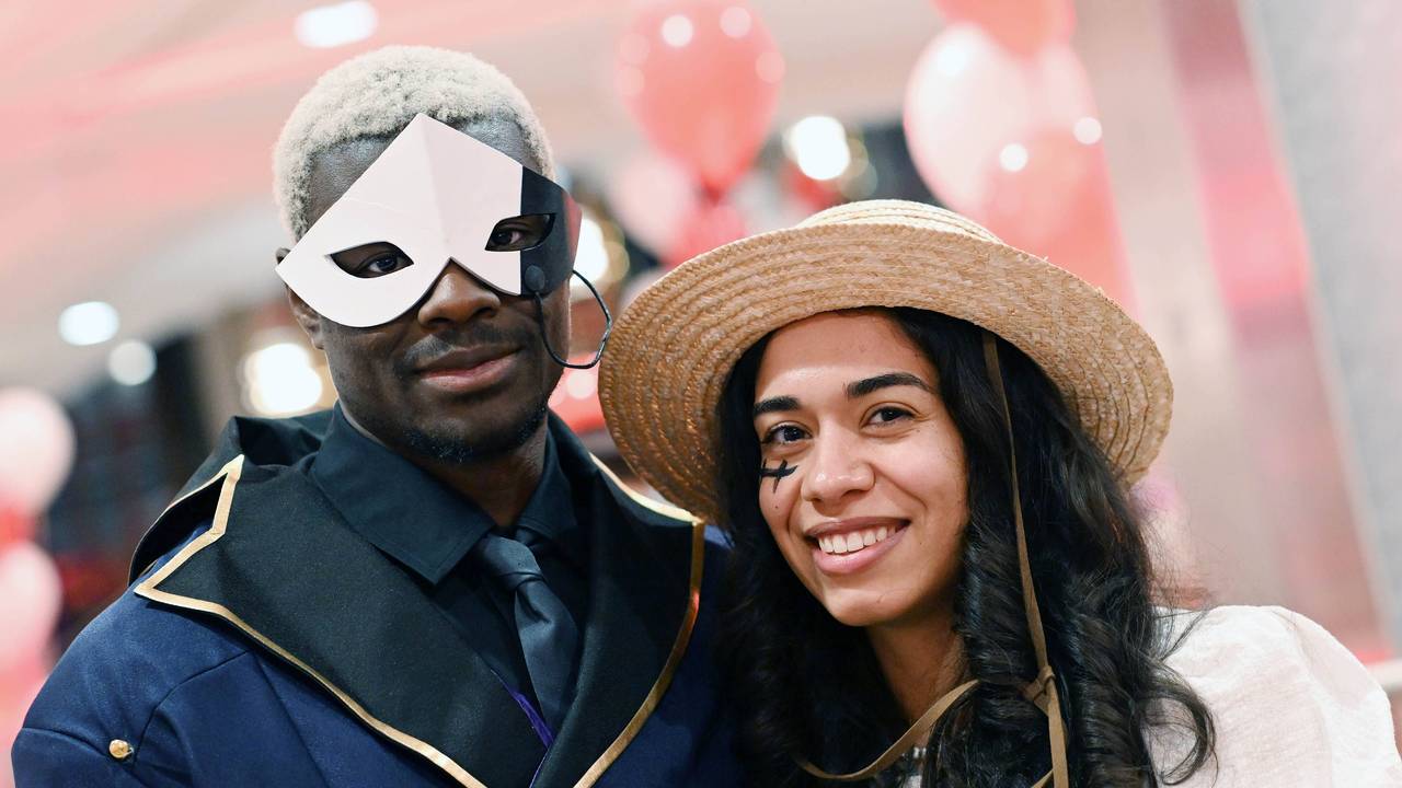 Karnevalssitzung im Kölner Maritim Hotel: FC-Stürmer Ragnar Ache und Freundin Reva.
