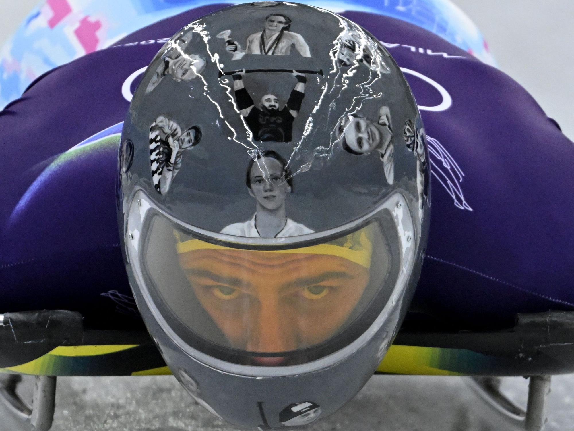 10.02.2026, Italien, Cortina Džampezzo: Olympia, Olympische Winterspiele Mailand Cortina 2026, Skeleton, Männer, Training, Wladyslaw Heraskewytsch (Ukraine) auf der Bahn. Foto: Robert Michael/dpa +++ dpa-Bildfunk +++