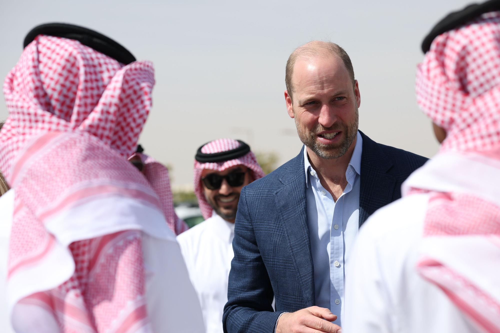 Prinz William spricht während eines Besuchs eines umweltverträglichen Stadterneuerungsprogramms am Sports Boulevard.