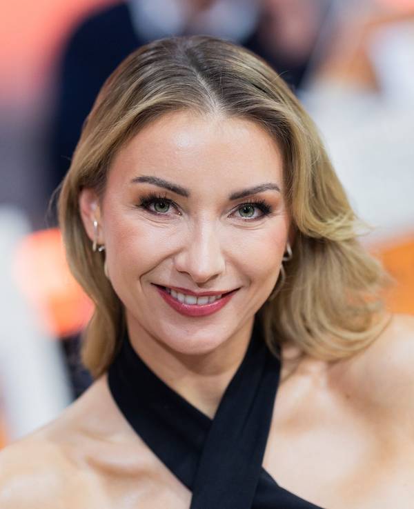 Anna-Carina Woitschack lächelt.