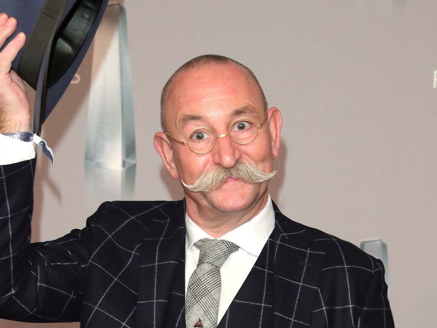 Horst Lichter ist seit kurzer Zeit Mitglied bei der Freiwilligen Feuerwehr Dormagen. Nun hat er auch einen offiziellen Ausweis erhalten. (Bild: 2019 Getty Images/Andreas Rentz)