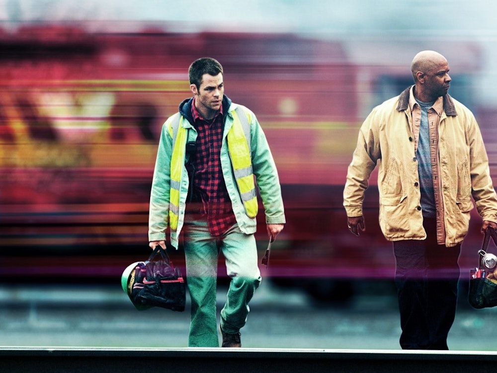 Auf dem Weg zum aufregendsten Arbeitstag ihres Lebens: Will (Chris Pine, links) und Lokführer Frank (Denzel Washington) müssen sich erst noch zusammenraufen. (Bild: RTL / © 2010 Twentieth Century Fox Film Corporation)