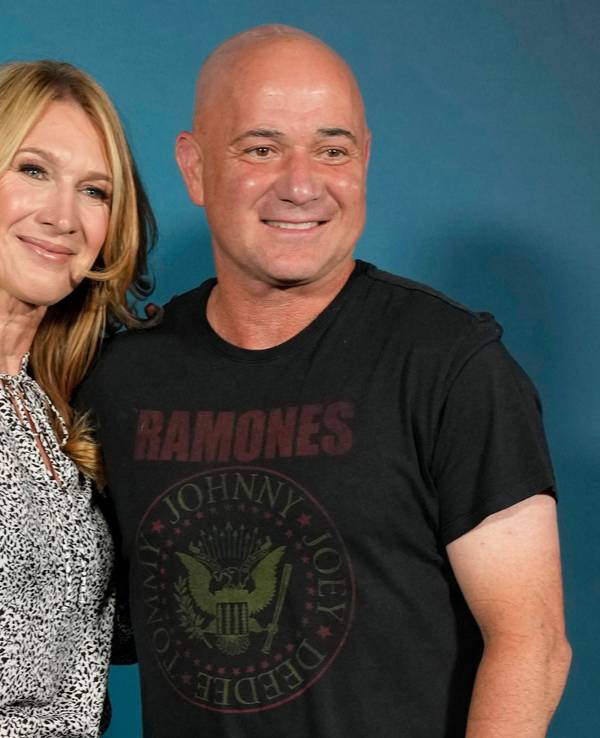Steffi Graf (l.) an der Seite ihres Ehemanns Andre Agassi.
