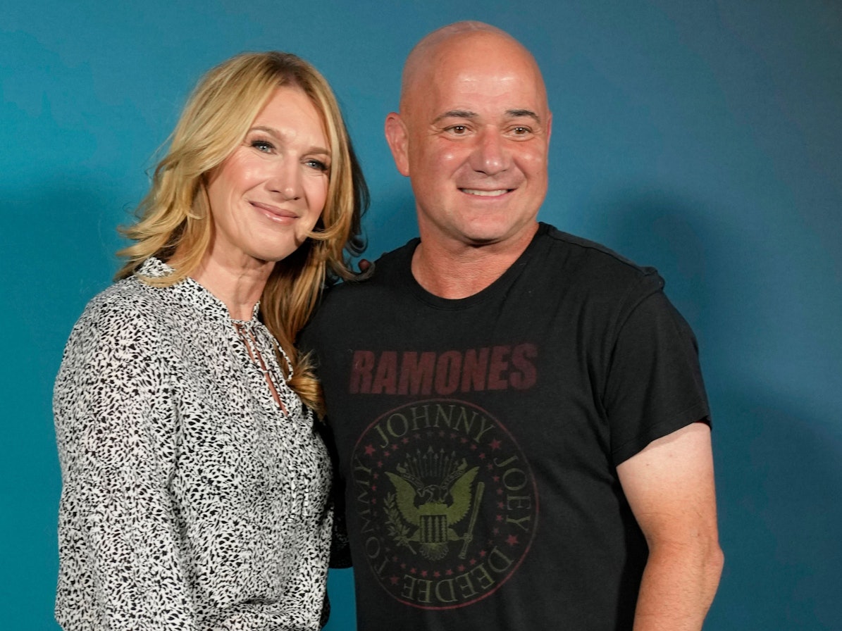 Steffi Graf (l.) an der Seite ihres Ehemanns Andre Agassi.