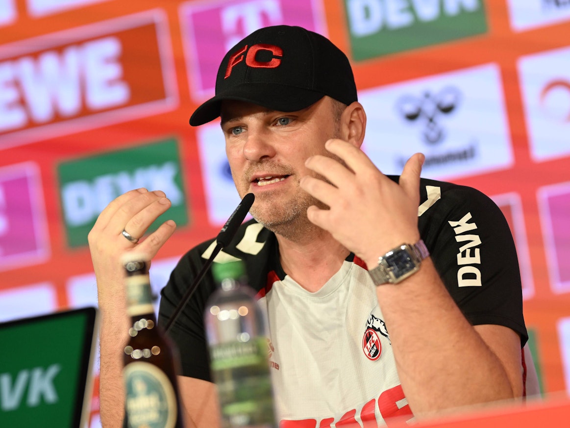 Lukas Kwasniok bei der Pressekonferenz.