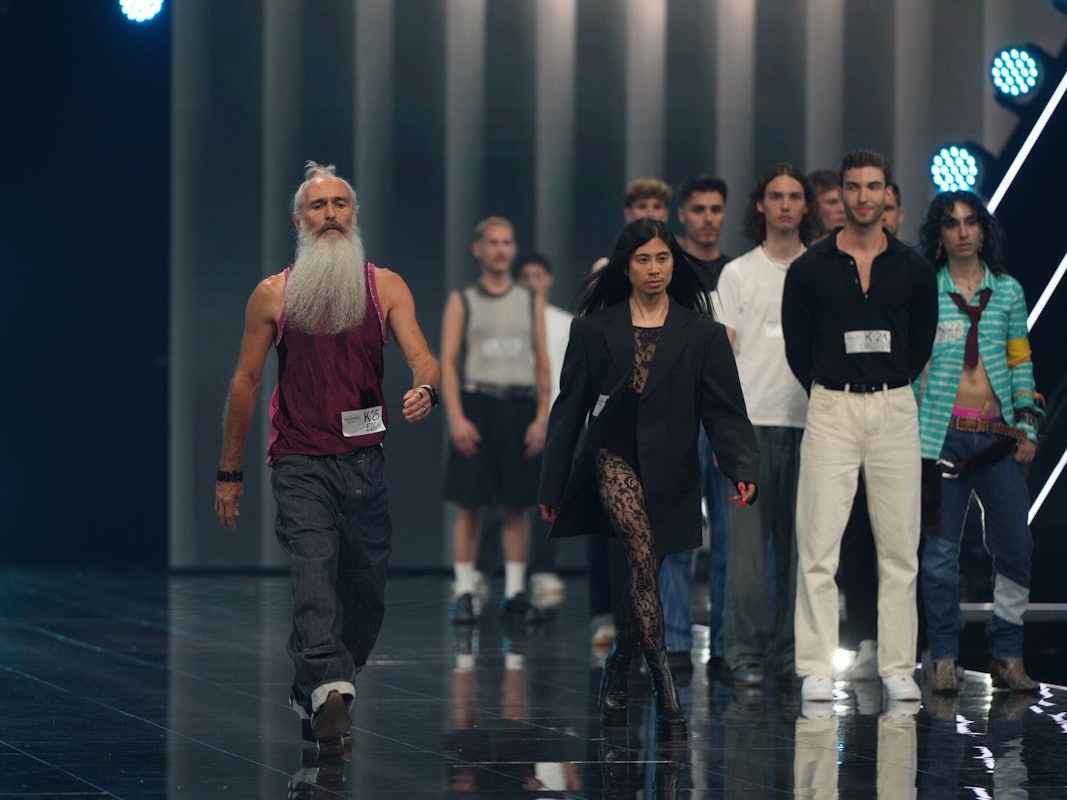 Ex-Overground-Sänger Marq (vorne rechts) möchte als androgynes Petit Model überzeugen. (Bild: ProSieben/Daniel Graf)