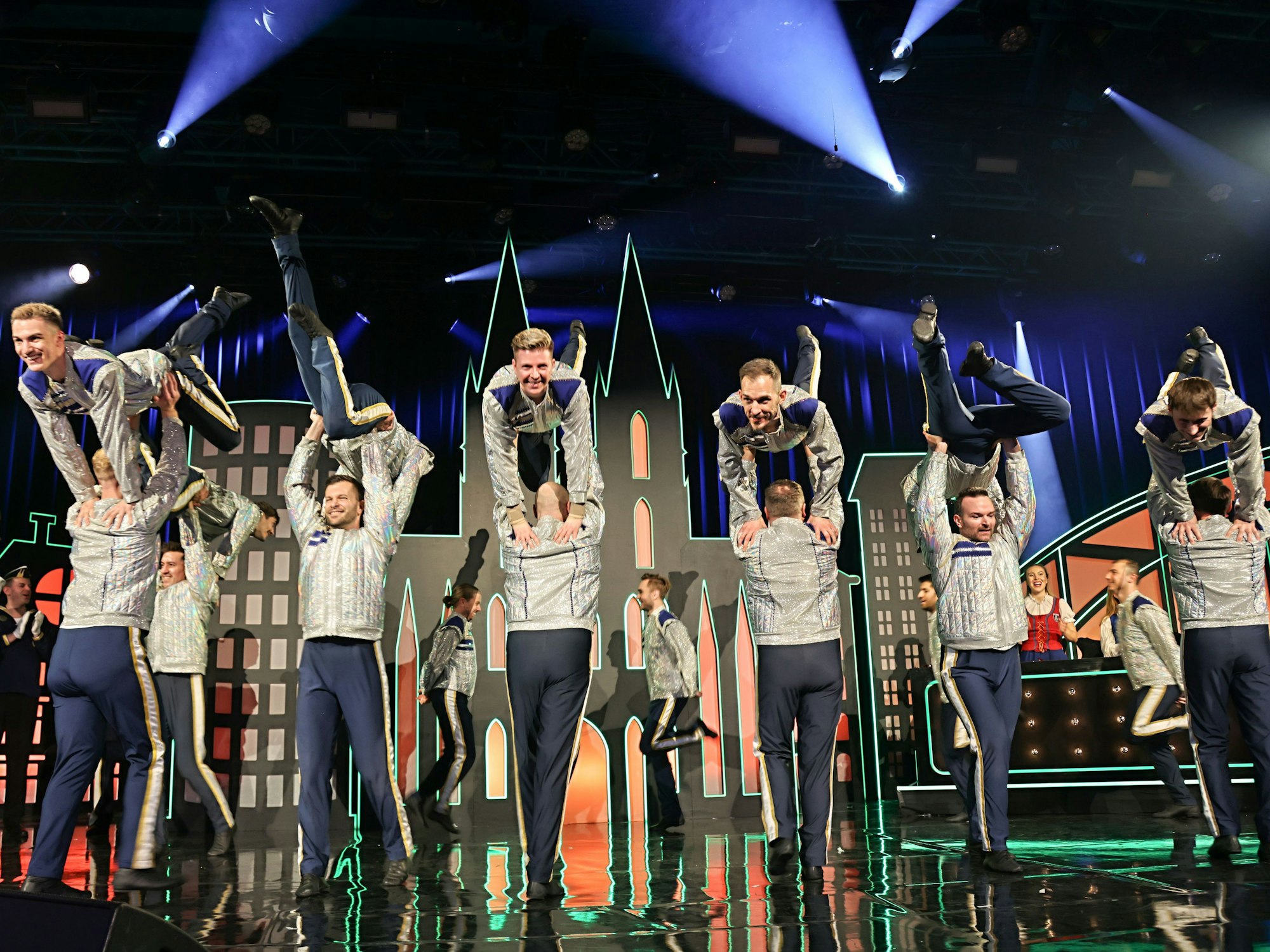 Die StattGarde Colonia Ahoj beim Auftritt im Tanzbrunnen.