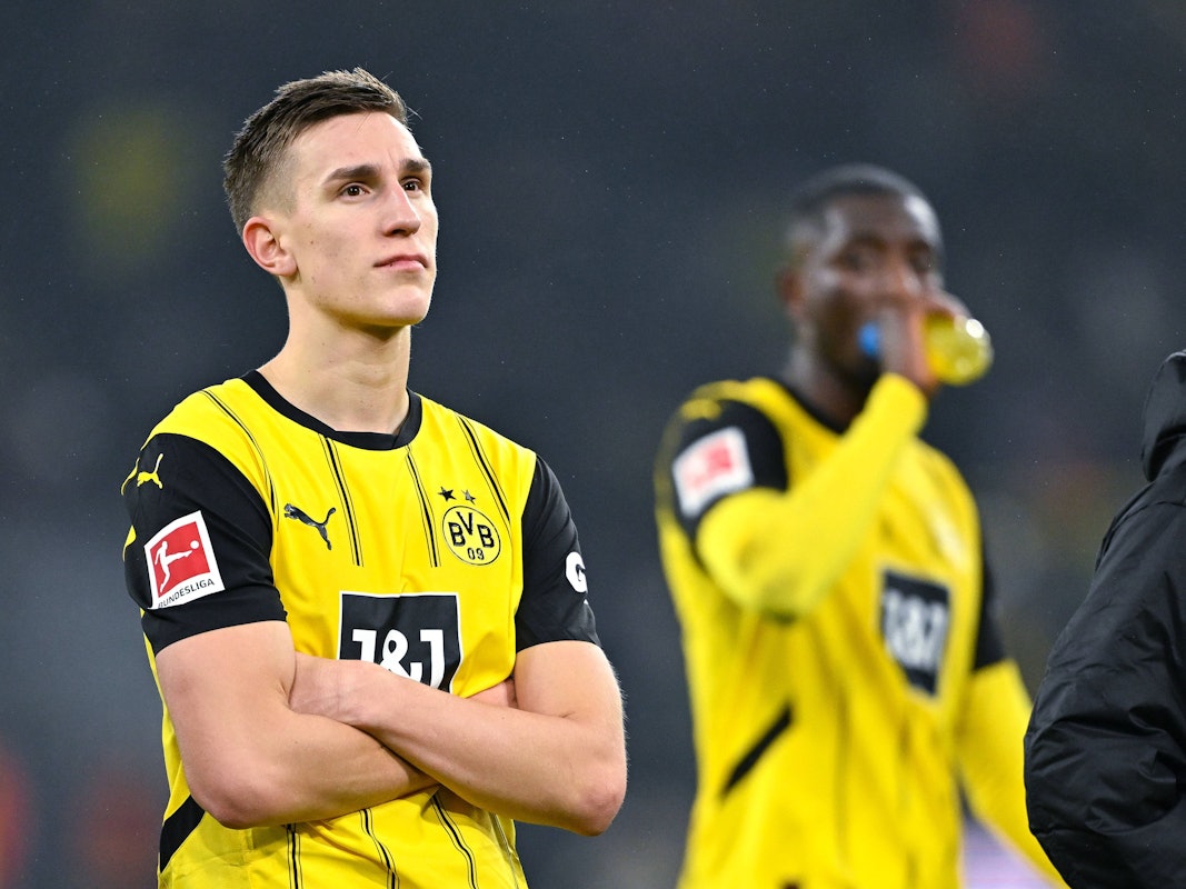 Nico Schlotterbeck verschränkt die Arme.